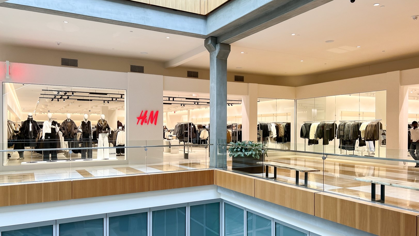 Just in time for the holiday season, H&M is open at Bellevue Square! (image 1)