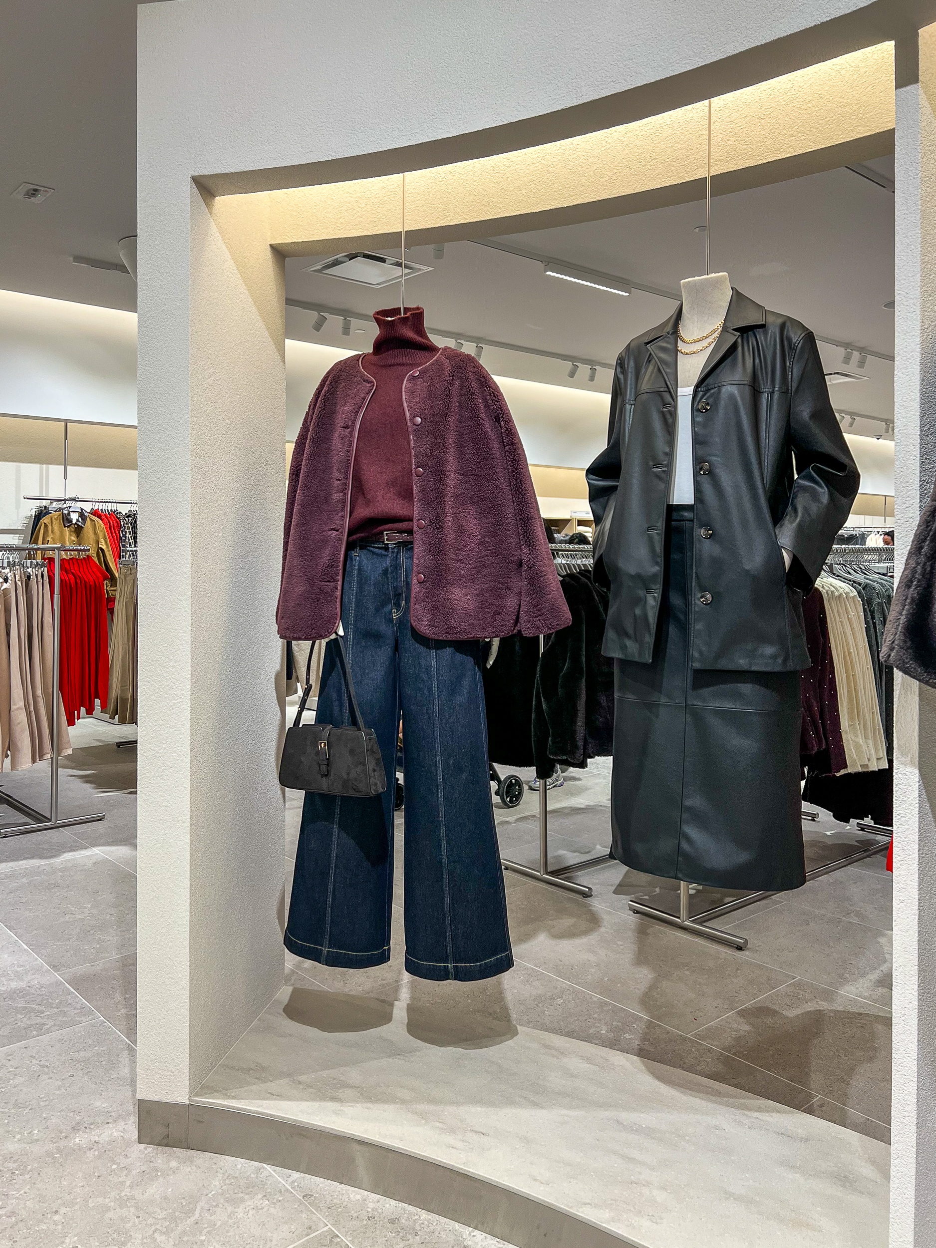 Just in time for the holiday season, H&M is open at Bellevue Square! (image 2)