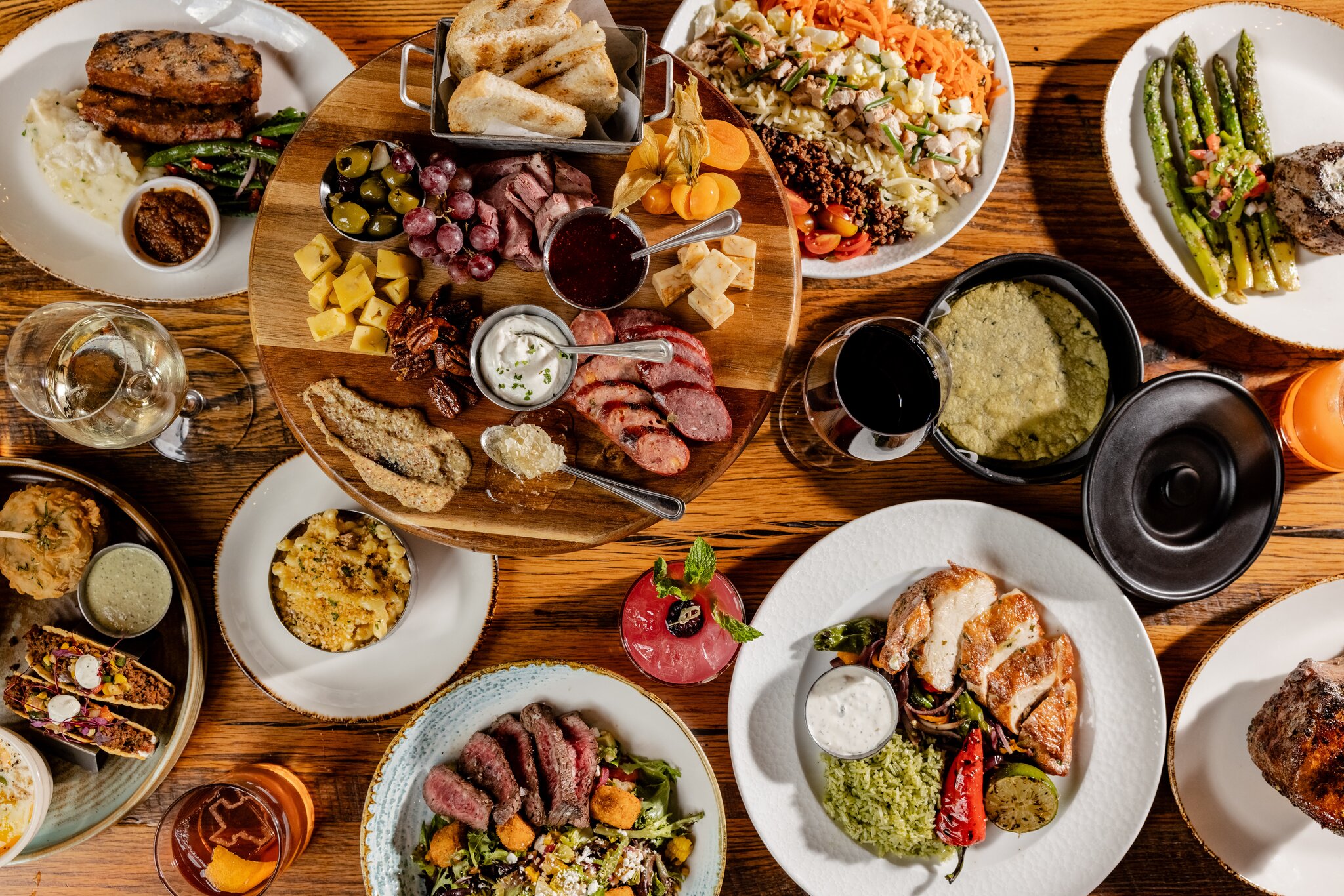 Domain NORTHSIDE announces the opening of Haywire, a true farm-to-fork restaurant with a menu featuring locally-sourced products from the best places the Lone Star state has to offer (image 2)