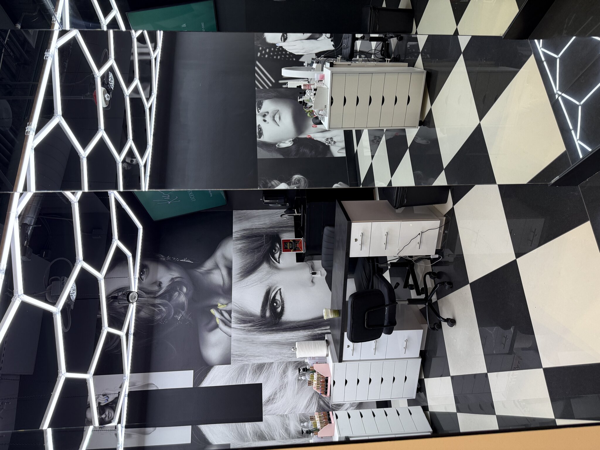 Luxxe Collective just fully opened at Tivoli Village. A 20,000 SF luxury salon experience spread over two floors (image 2)