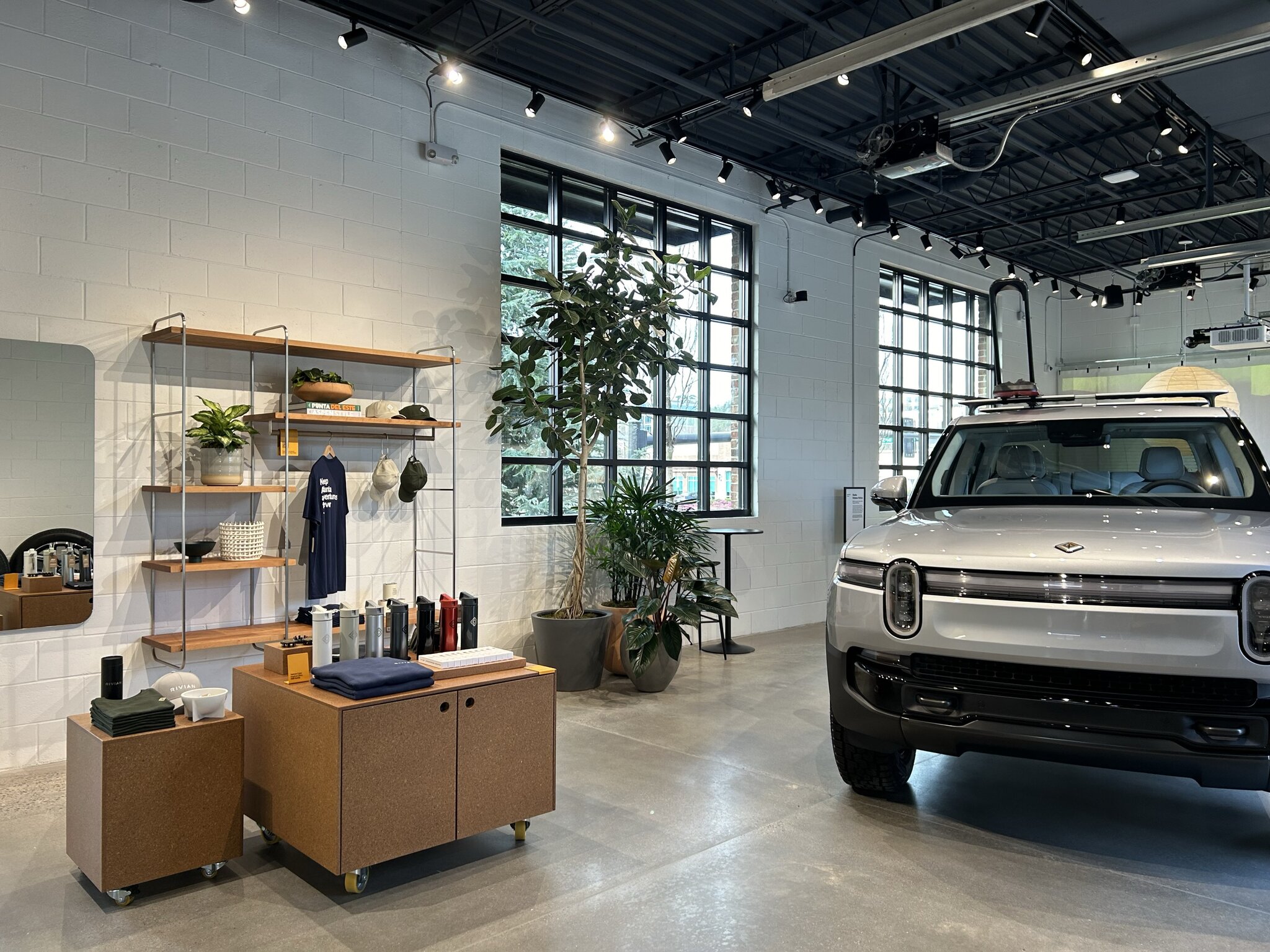 Last October we celebrated our 10-year anniversary and have been shaking up our retail mix since then. Recent openings include Brilliant Earth, Faherty, Tory Burch, Rivian, and a first-to-market location for British fragrance house Jo Malone London. More businesses soon-to-debut include women’s sustainable clothing brand Reformation and the first Georgia store for distinguished leather goods company Fount. It’s sure to be a busy summer ahead! (image 3)