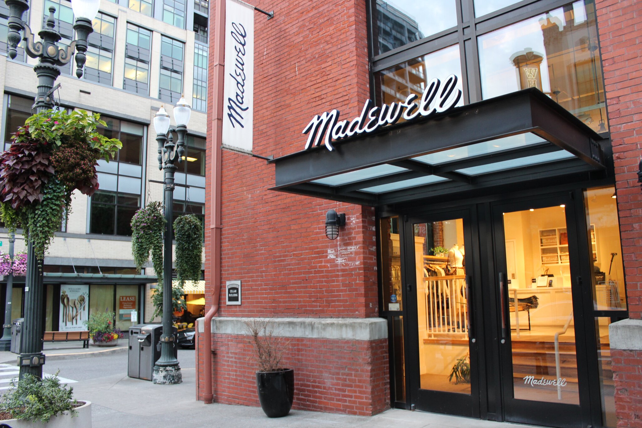 NW Couch St. - Brewery Blocks