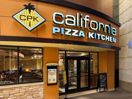 Stoneridge Shopping Center (Pleasanton, CA)