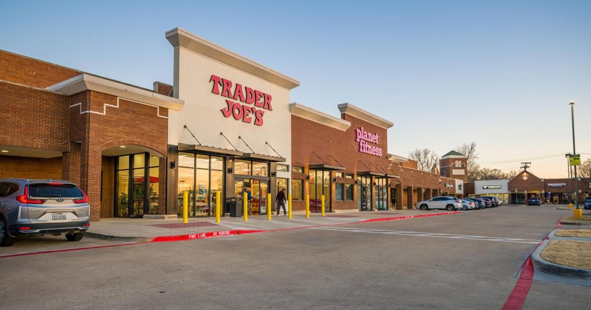 Town Oaks Center | Brandmarch